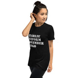 CHARLIE UNIFORM NOVEMBER TANGO T-shirt unisexe à manches courtes (logo blanc)